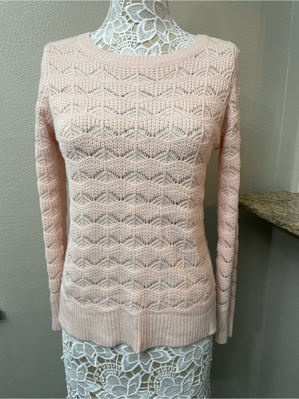 Hannah Pink Chevron Open Knit Textured Pullover Crewneck Sweater Size Medium